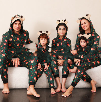 Pijamas Navideños a Juego para Toda la Familia con Estampados Festivos