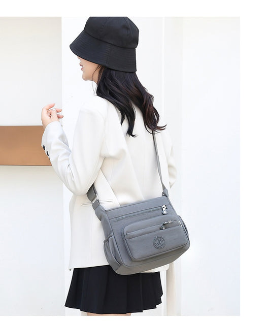 Bolsa Crossbody de Nylon Ligera con Gran Capacidad - Image 28