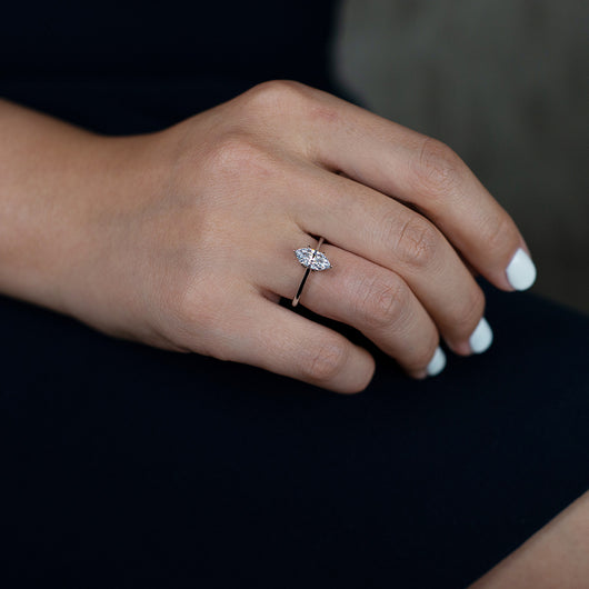 Anillo Ojo de Caballo con Zafiro Artificial en Plata
