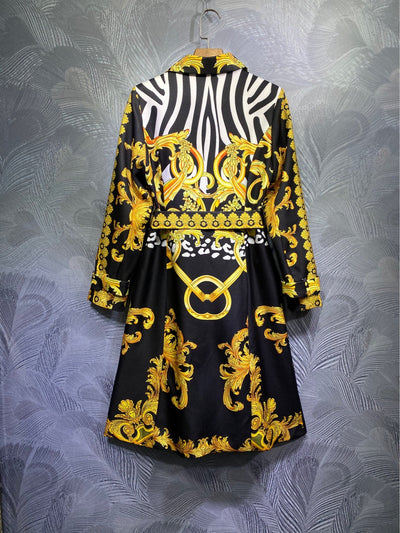 Gabardina Larga con Cinturón Estampado y Mangas Largas - Image 15