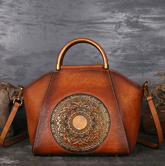 Bolso Mensajero de Cuero Genuino con Patrón Totem - Cartera Retro de Piel Natural para Mujer - Image 6