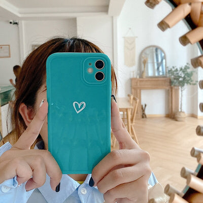 Funda para teléfono pintada a mano con diseño de amor - Image 12