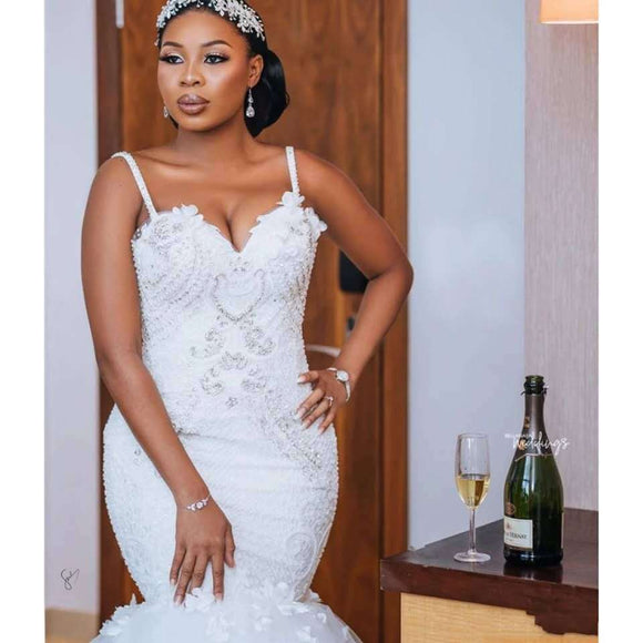 Vestido de Novia Africano con Encaje y Cola Voluminosa