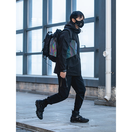 Chaqueta Negra con Detalles Reflectantes Láser para Hombre - Image 7