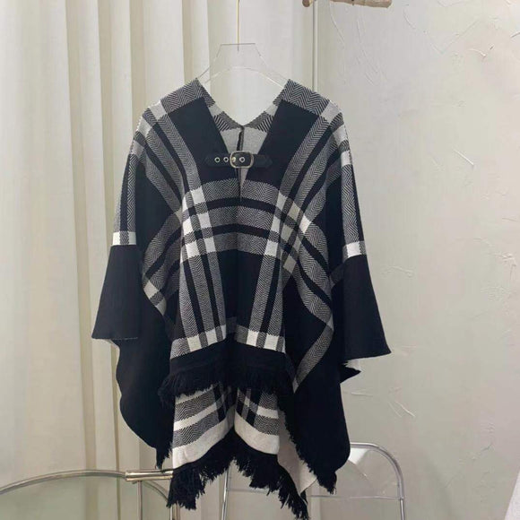 Chaqueta Tipo Cape con Bufanda Cuadrada de Lana Tejida
