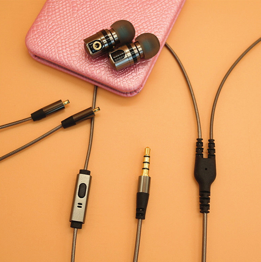 Auriculares Intrauriculares Metálicos con Cable Control y Micrófono Integrado - Image 6