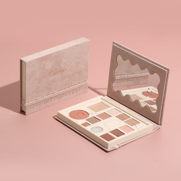 Paleta Todo en Uno: Sombras, Rubor e Iluminador con Acabado Embossed