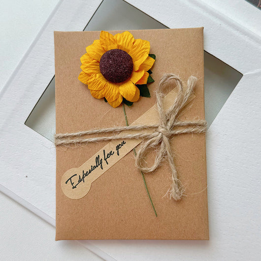 Tarjeta de Agradecimiento con Flores Secas y Cielo Estrellado - Image 14