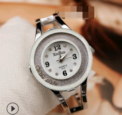 Reloj de Pulsera para Dama de Acero con Pedrería Móvil