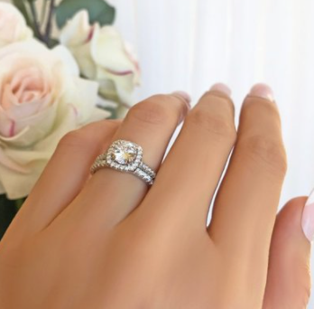 Anillos de Boda y Compromiso para Parejas con Diamantes Incrustados - Image 7