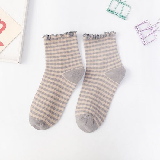 Calcetines Mujer Estilo Británico Japonés con Encaje y Cuadros - Image 4