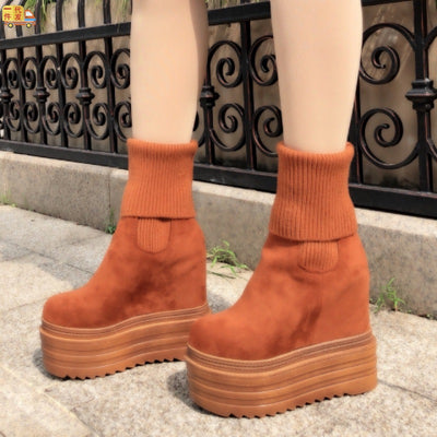 Botas Cortas con Cuña Interna y Acabado Mate para Mujer - Image 9
