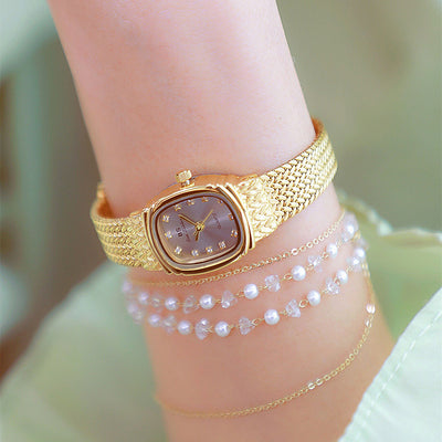 Reloj de Pulsera Dorado Minimalista - Lujo Accesible con Estilo Contemporáneo - Image 3
