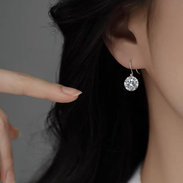Aretes de Lujo Ligero Estilo Socialité - Accesorios Versátiles para Diario