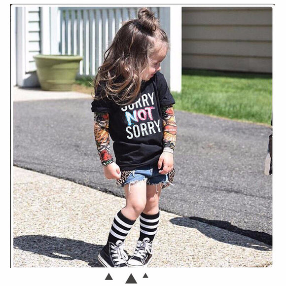 Remera Manga Larga con Diseño Tatuaje y Costuras