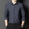 Camisa Elástica Sin Costuras con Rayas para Hombre