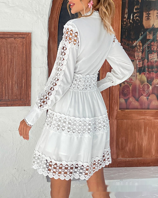 Blusa Larga Blanca con Calado y Detalles de Costura