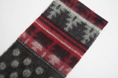 Bufanda Gruesa Jacquard con Lunares y Borlas - Image 40