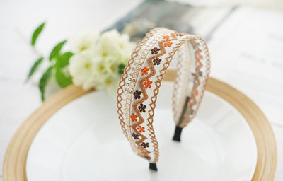 Diadema de Encaje Bordado Elegante - Image 3