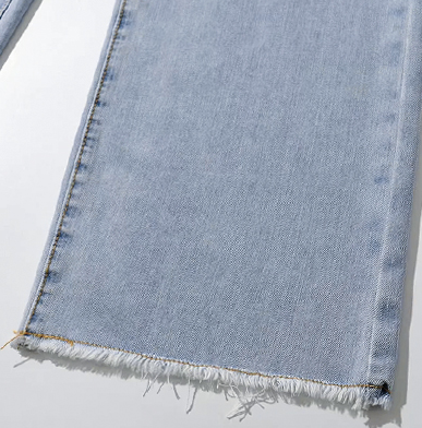 Pantalón Denim Recto con Borde Crudo y Drapeado Hueco - Image 14