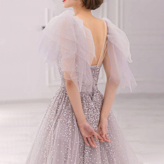 Vestido de Lujo Gris con Mangas Volantes - Elegancia Sofisticada para Eventos - Image 2