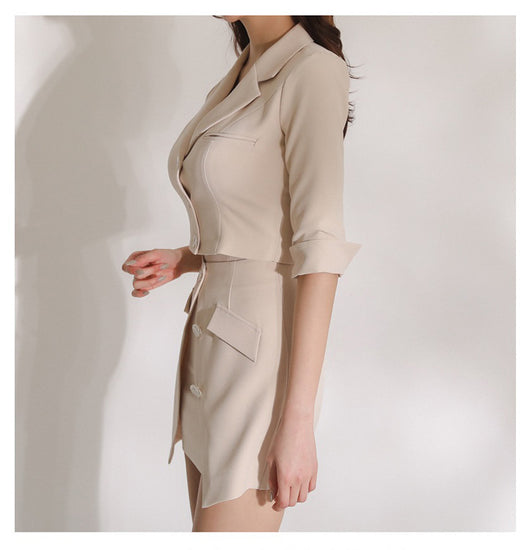 Conjunto Dos Piezas: Blazer Clásico con Falda Irregular de Cintura Alta - Image 14