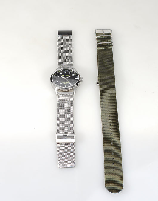 Reloj Deportivo de Acero Inoxidable con Banda de Nylon - Image 4