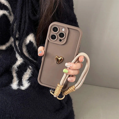 Funda de Silicona para Celular con Diseño de Corazón y Cordón Dorado - Image 18