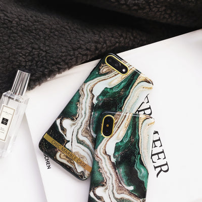 Funda Marmolada Verde Tinta para iPhone 78plus - Acabado Brillante Suave - Image 4