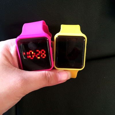 Reloj LED de Gel Translúcido