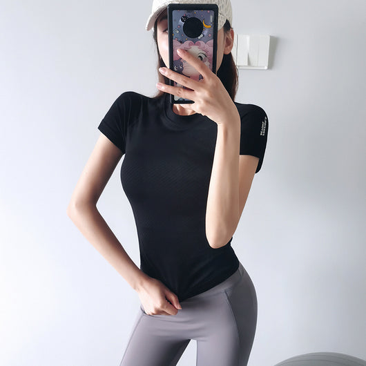 Remera Deportiva Ajustada de Secado Rápido con Tecnología Stretch - Image 22