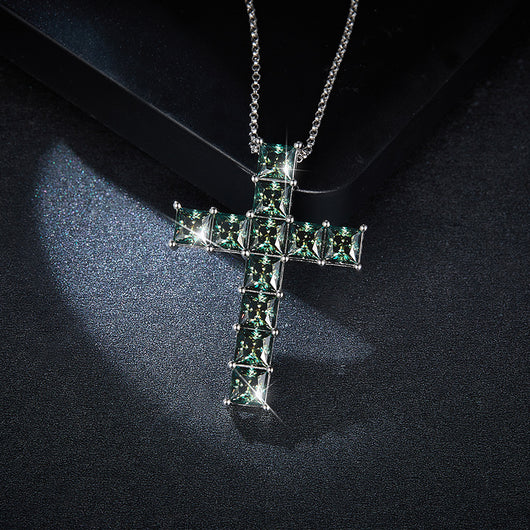 Collar Cruz Personalizado con Diamantes para Hombre y Mujer - Image 8