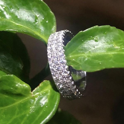 Anillo de Diamantes Princesa Triple Fila - Image 5