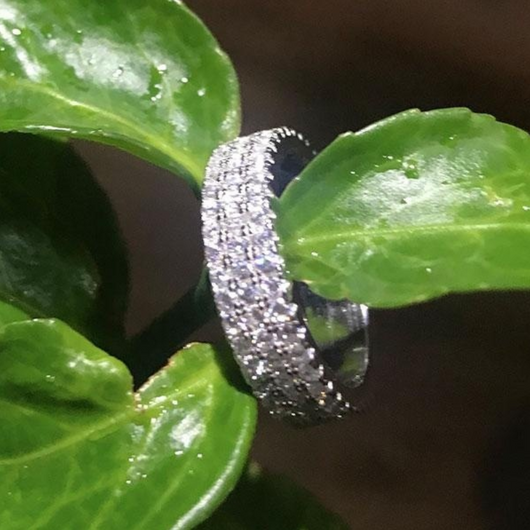 Anillo de Diamantes Princesa Triple Fila - Image 5