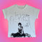 Playera Base Cuello Redondo con Estampado de Retrato Europeo Americano