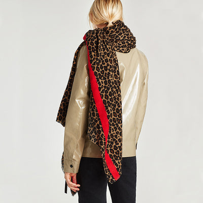 Poncho Leopardo Rojo Navideño en Cashmira Sintética - Abrigo Cálido para Otoño e Invierno - Image 2