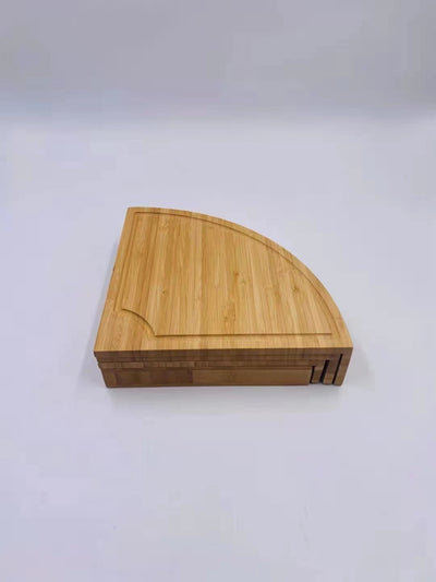 Juego de Tabla y Cuchillos para Queso en Bambú - Image 2