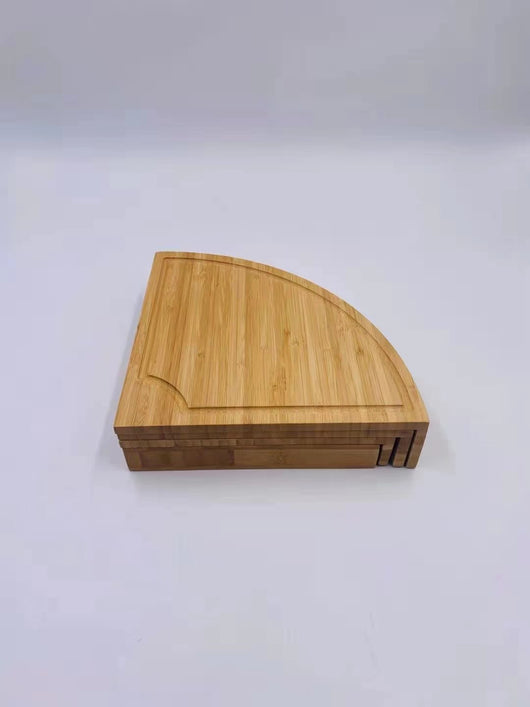 Juego de Tabla y Cuchillos para Queso en Bambú - Image 2
