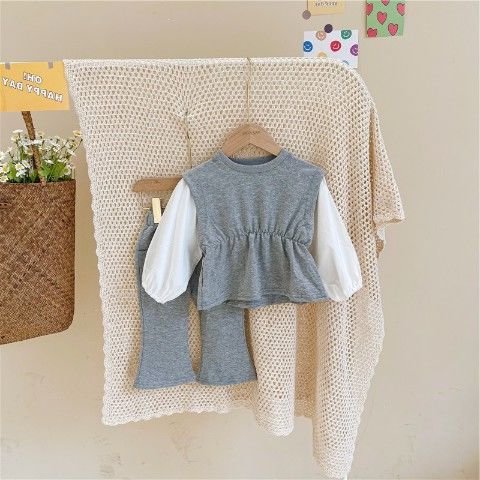 Conjunto de Dos Piezas con Pantalón Acampanado y Mangas Abullonadas - Image 2