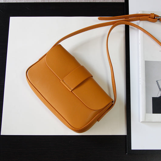 Bolsa Cuadrada Minimalista de Cuero para Celular - Image 12