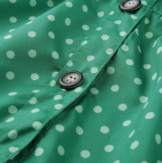 Vestido Entallado de Lunares con Botones - Image 3