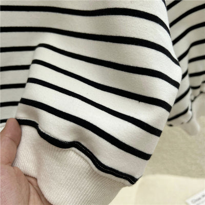 Suéter Polo con Panel de Cuello Suelto y Manga Larga - Image 10