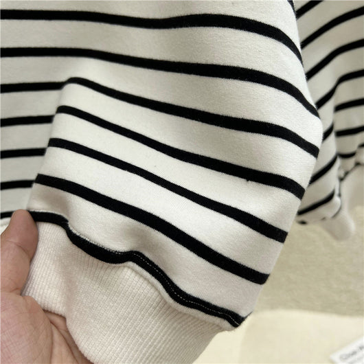 Suéter Polo con Panel de Cuello Suelto y Manga Larga - Image 10