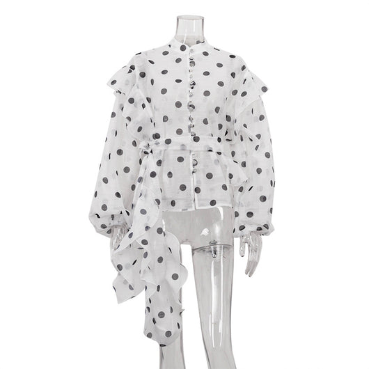 Blusa Elegante con Cuello Alto, Encaje y Lunares - Image 10