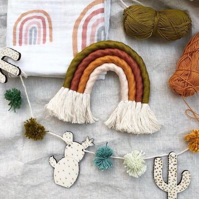 Tapiz Arcoíris Tejido a Mano con Borlas Decorativas - Image 2