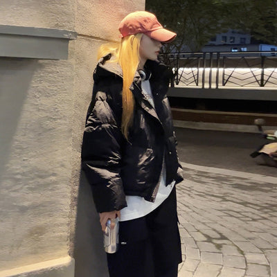 Chaqueta Corta Acolchada con Capucha para Mujer - Image 18