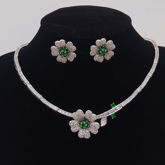 Conjunto de Collar y Aretes Camelia con Circonita - Image 19