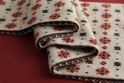 Bufanda Tejida Roja con Estampado de Reno y Copos de Nieve - Image 43