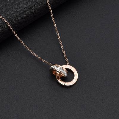 Collar de Acero de Titanio para Mujer con Anillos y Números Romanos - Image 3