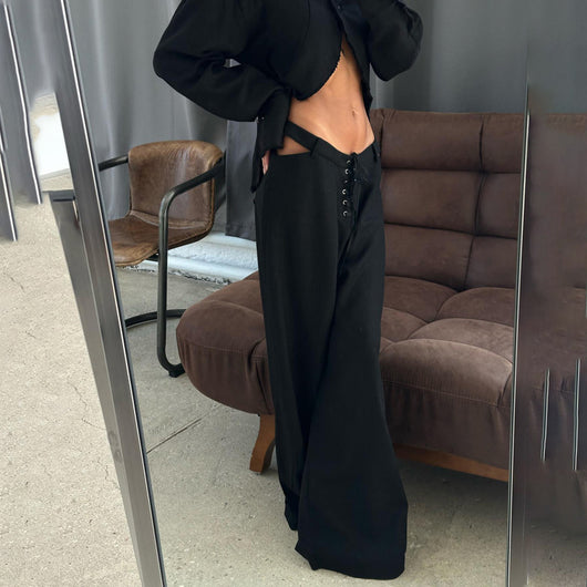 Conjunto Dos Piezas: Blusa Blanca Cropped con Cuello Solapa y Pantalón Ancho Calado con Amarre - Image 15